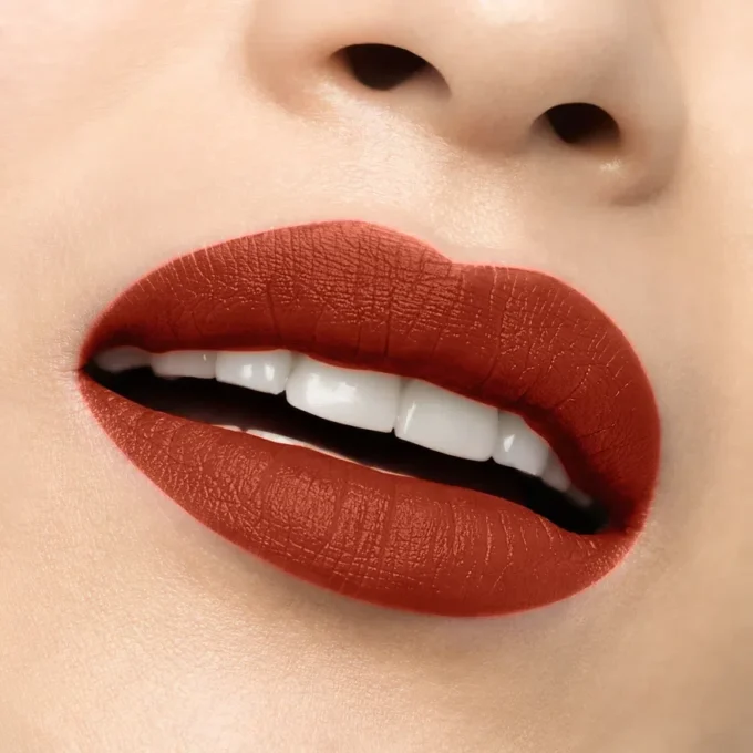 Rouge Louboutin Velvet Matte – Mat Ruj – Burning Babe 415M Rouge Louboutin Velvet Matte – Mat Ruj – Burning Babe 415M