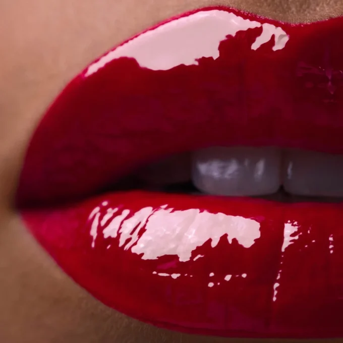Rouge Stiletto Vinyl Gloss Fire Red 115V Fire Red – Christian Louboutin Güzellik Amerika Birleşik Devletleri