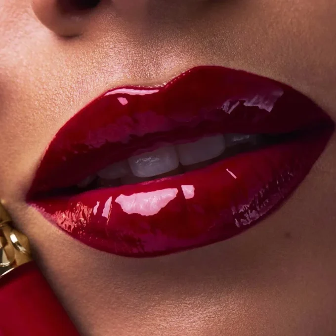 Rouge Stiletto Vinyl Gloss Rouge Louboutin 001V Rouge Louboutin – Christian Louboutin Güzellik Amerika Birleşik Devletleri